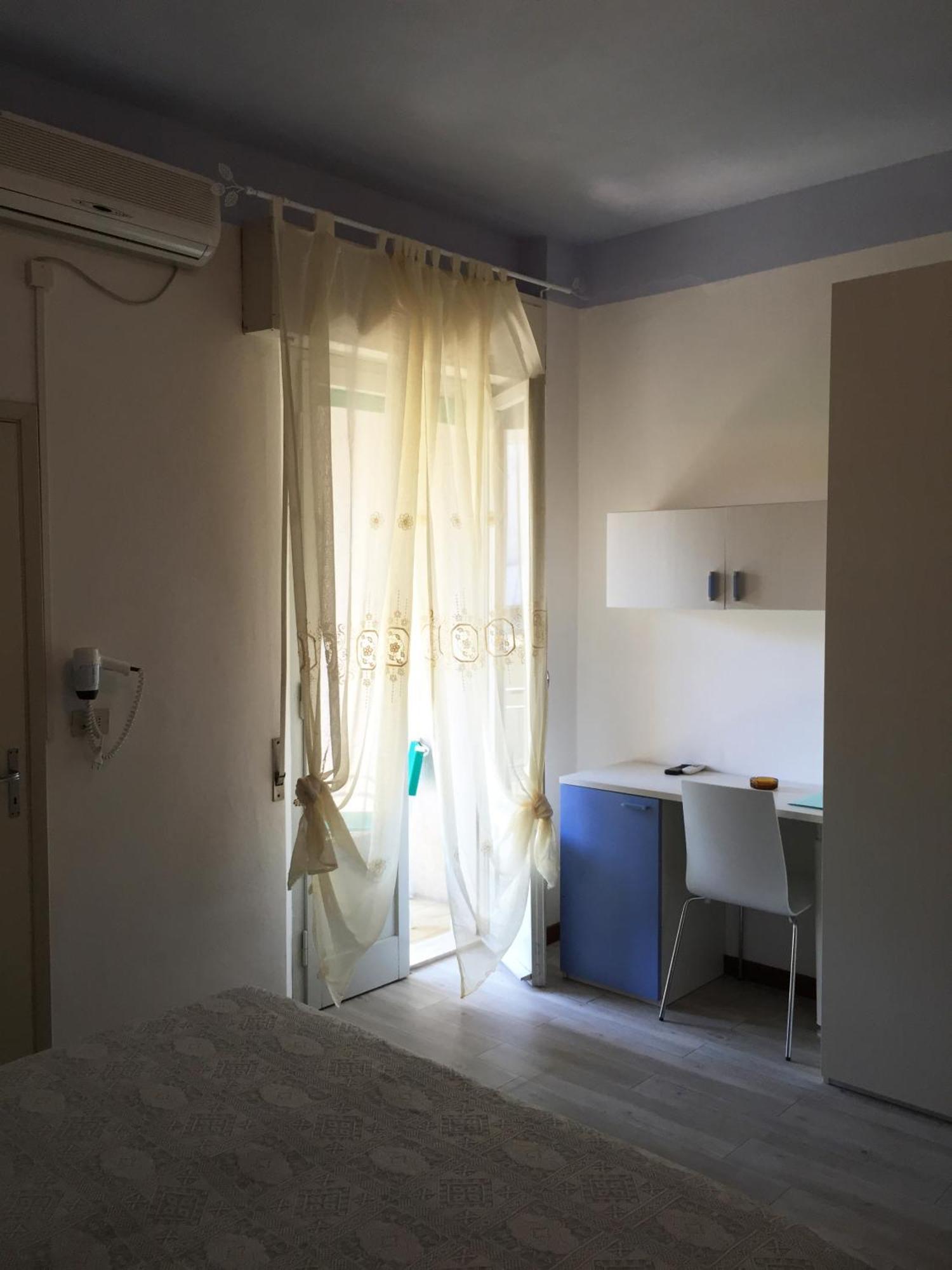 Hotel Promenade Simple Con Piscina 3*
